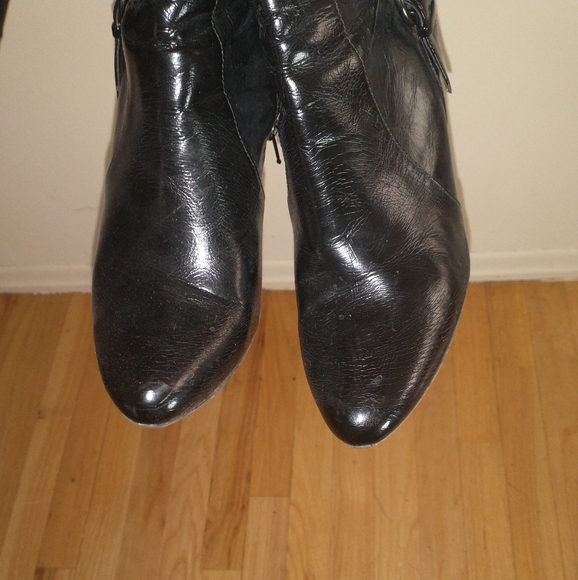 Women's black shiny Marc Fisher high boots - Picture 8 of 9